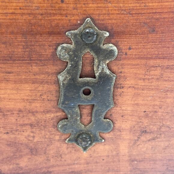 Peterson Brothers MPRS 165-171 N. Elizabeth Chicago, IL-Wooden Cedar Chest - Picture 5 of 16